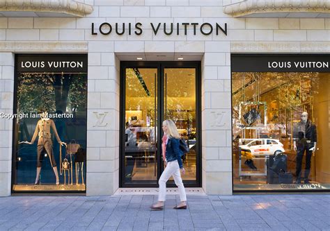 größter louis vuitton shop deutschland|Louis Vuitton germany website.